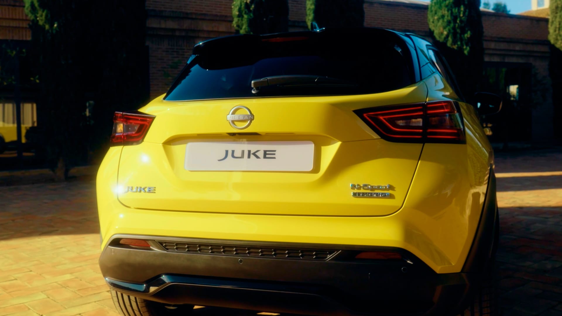 Nissan JUKE exterior rear design video loop